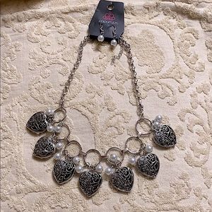 🛍NWT Adjustable silver heart&pearl necklace/earri
